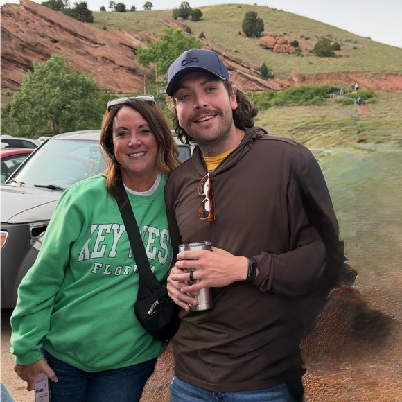 Meet your Posher, Stacy - Picture 2 of 2